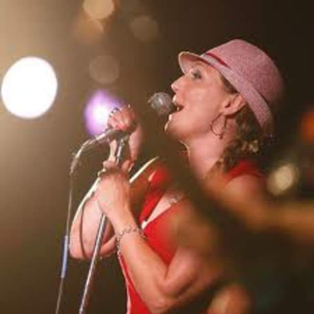 Cottage Creek presents live music by Megan Bernstein