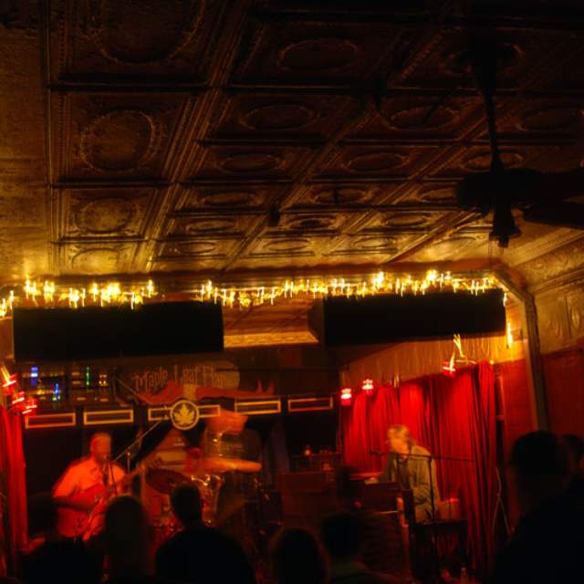 (1am) Eddie Roberts & The Lucky Strokes