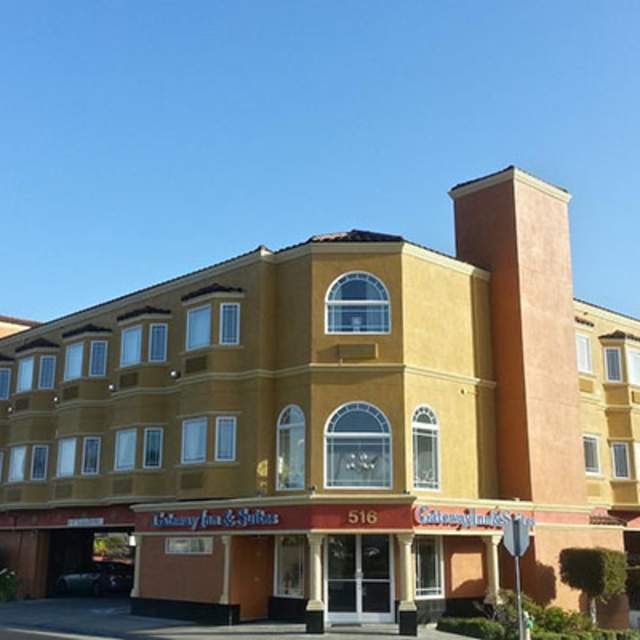 Gateway Inn & Suites