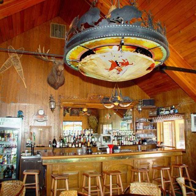 Pahaska Tepee Resort