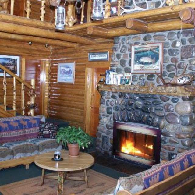 Twin Pines Lodge & Cabins