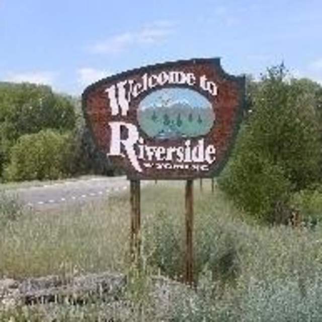 Riverside Garage & Cabins
