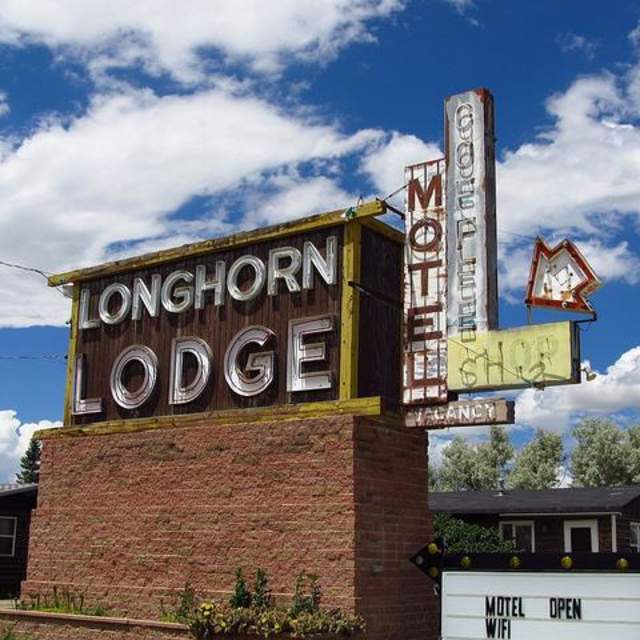Longhorn Lodge