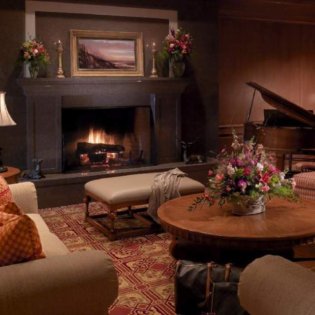 Hathaway's Restaurant and Lounge