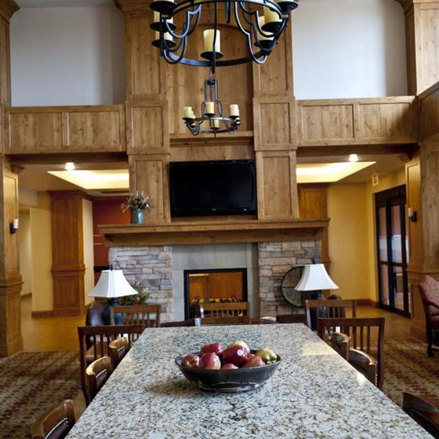 Hampton Inn & Suites