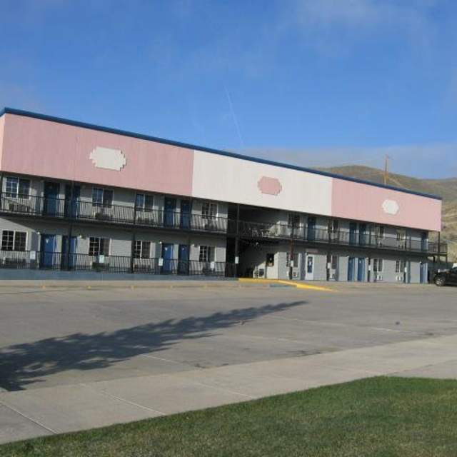 Little Bear Motel