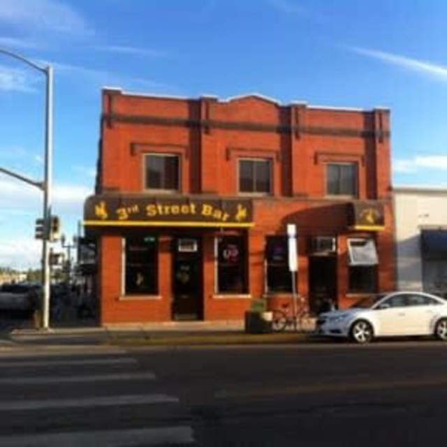 3rd St Bar & Grill