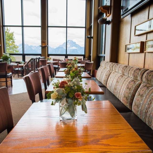 Blue Heron Lounge at Jackson Lake Lodge