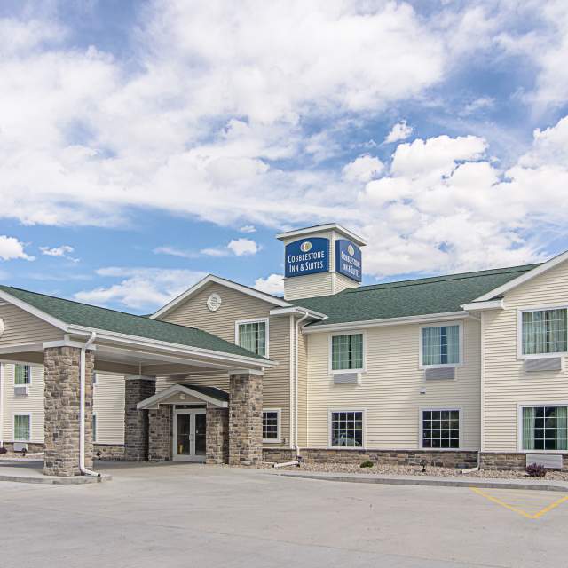Cobblestone Inn & Suites- Guernsey