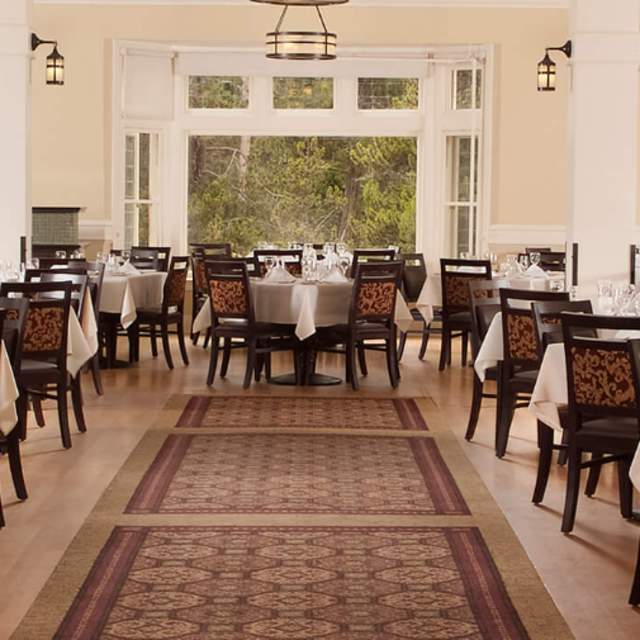 Lake Yellowstone Dining Room