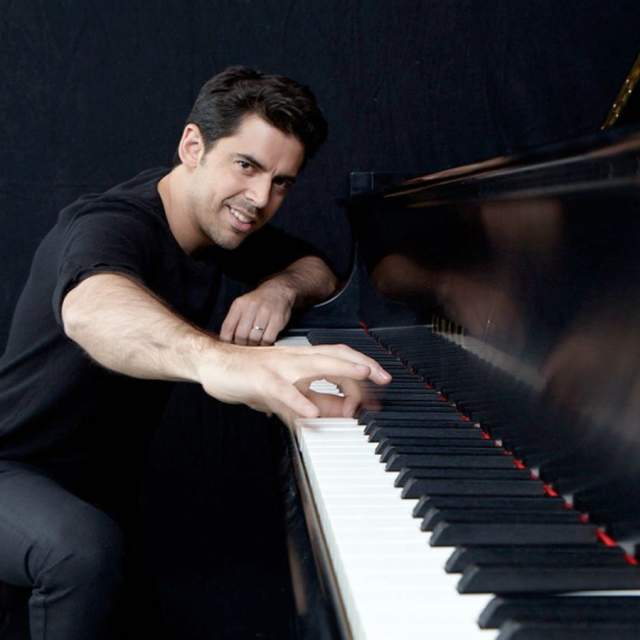 Christmas Classics with Tony DeSare