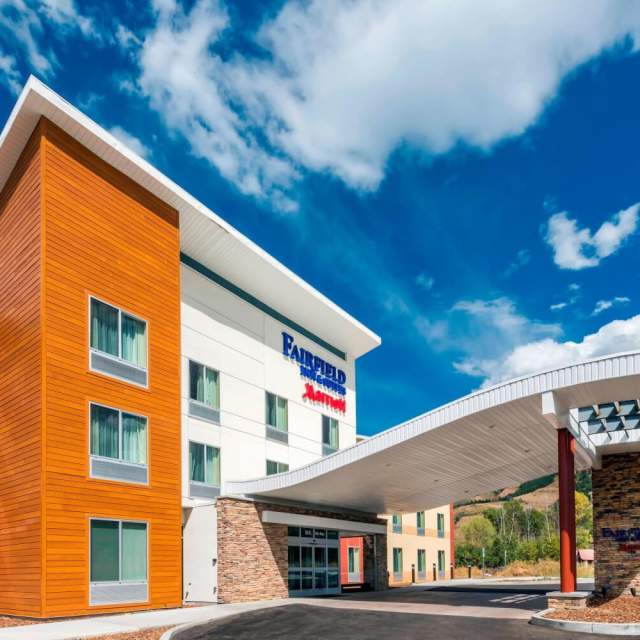 Fairfield Inn and Suites by Marriott
