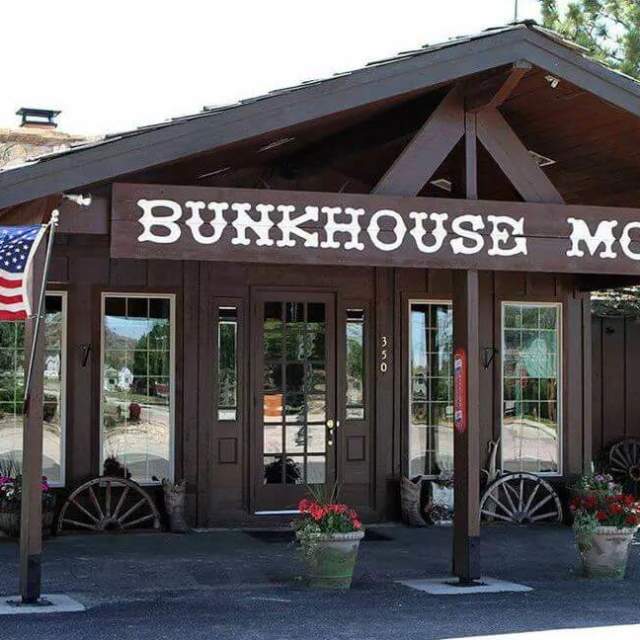 Bunkhouse Motel