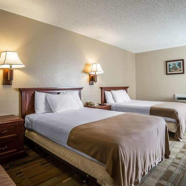 Rodeway Inn East