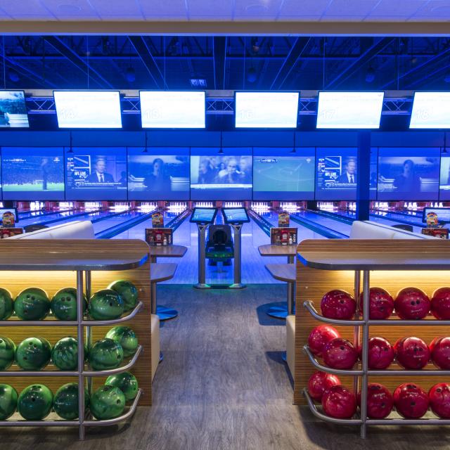 Main Event Orlando bowling balls