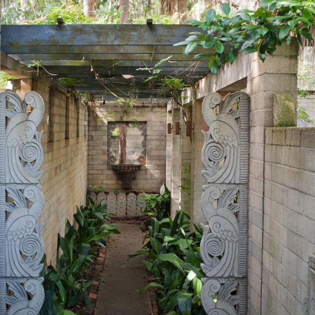 Art & History Museums - Maitland Mayan walkway
