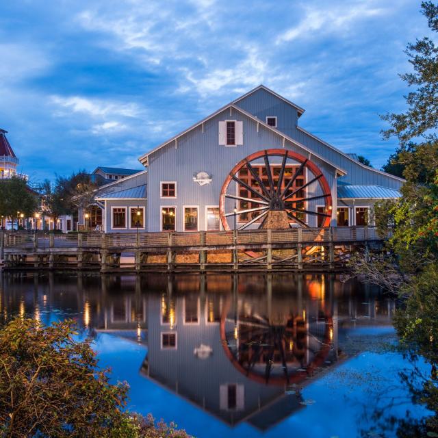 Disney's Port Orleans Resort - Riverside hotel exterior