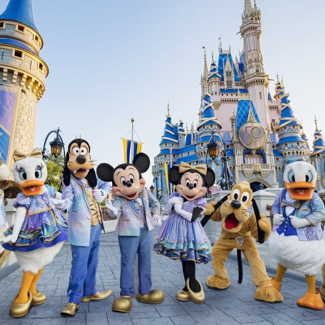 Walt Disney World 2022 Q4 Win a Trip Sweepstakes header option 2 for VisitOrlando.com