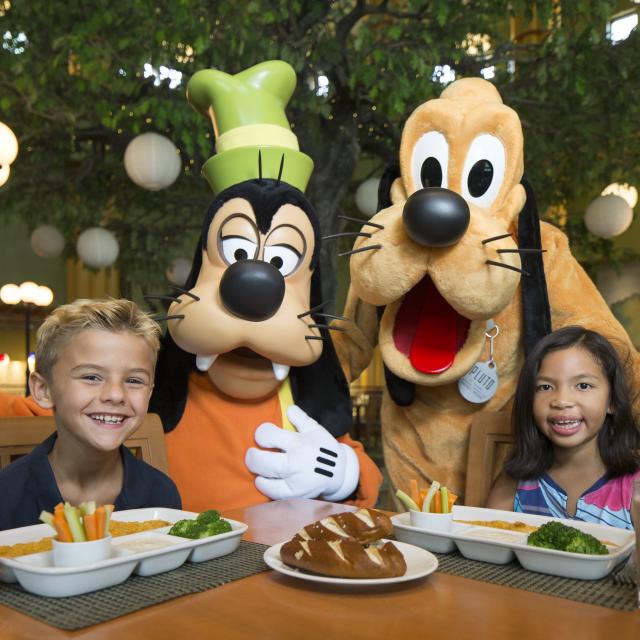 Walt Disney World Swan and Dolphin Resort Pluto character dining with kids