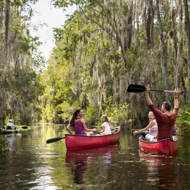 JW Marriott Orlando, Grande Lakes family on canoes