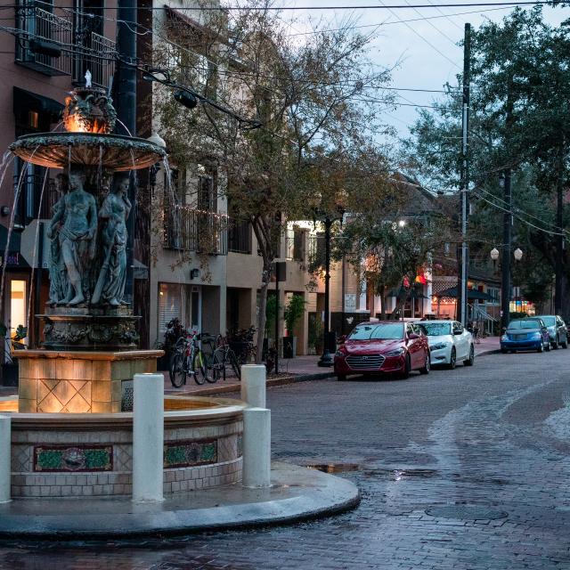 A fountain in Thornton Park in Downtown Orlando