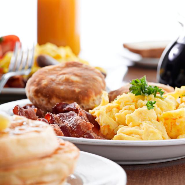 plates of breakfast food
