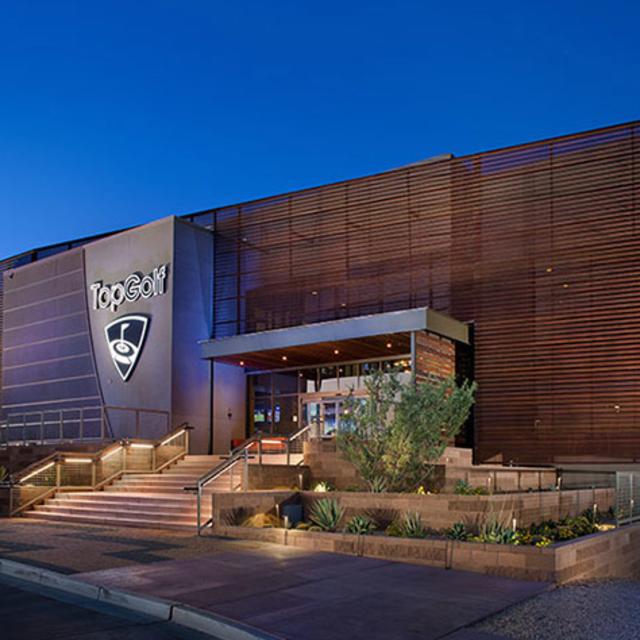 se permiten perros en topgolf en phoenix