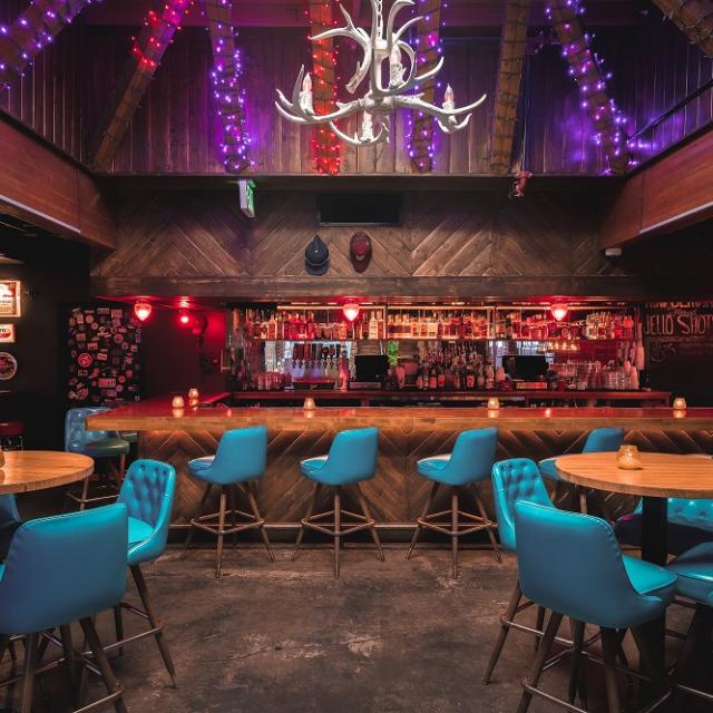 Luckys Indoor Outdoor - Phoenix AZ, 85004