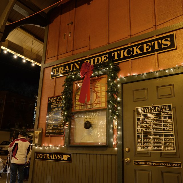 Holiday Train Tours in the Pocono Mountains