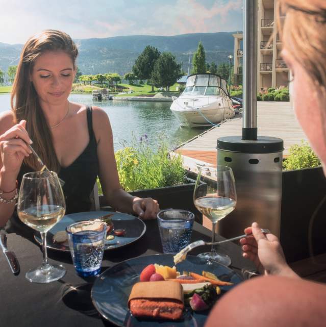 Lakeside dining - Oak + Cru