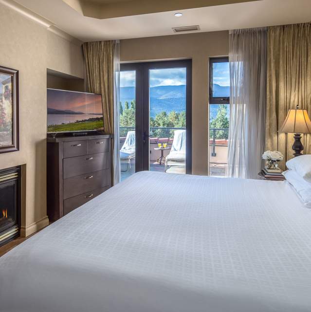 The Royal Kelowna, hotel room