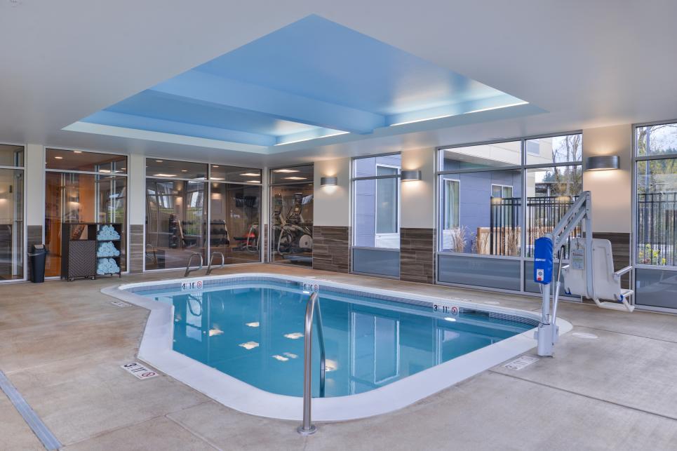 The indoor swimming pool at Fairfield Inn and Suites Eugene/Springfield