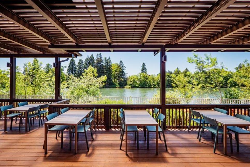 SweetWaters Deck at Valley River Inn