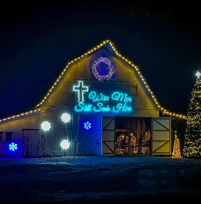 Neighbors surprise family, making sure their Christmas lights keep
