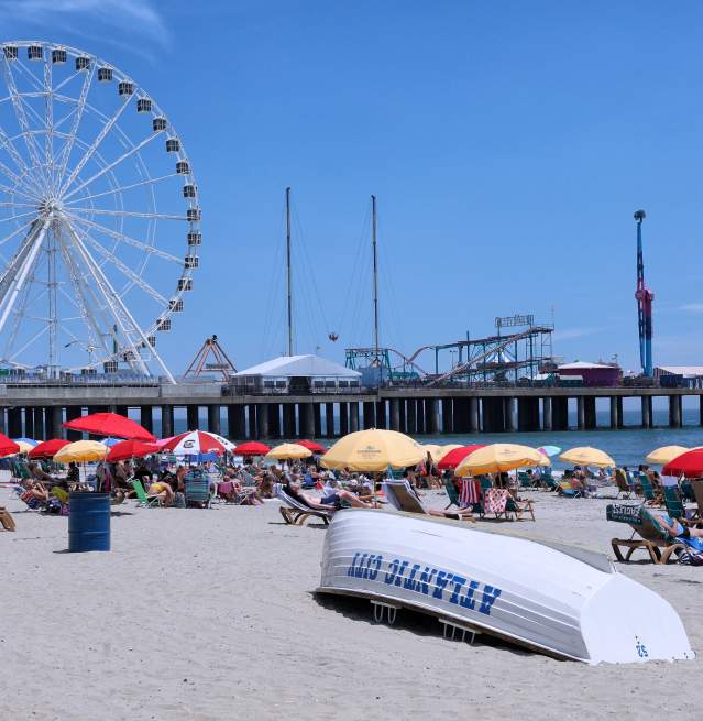 Atlantic City Beach w/ Steel Pier