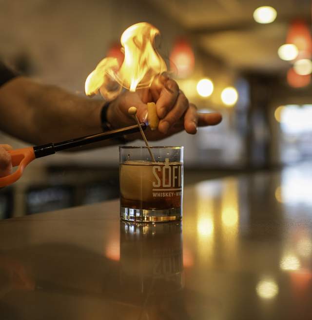 Romantic Spots for a Cocktail in Woodstock, Illinois