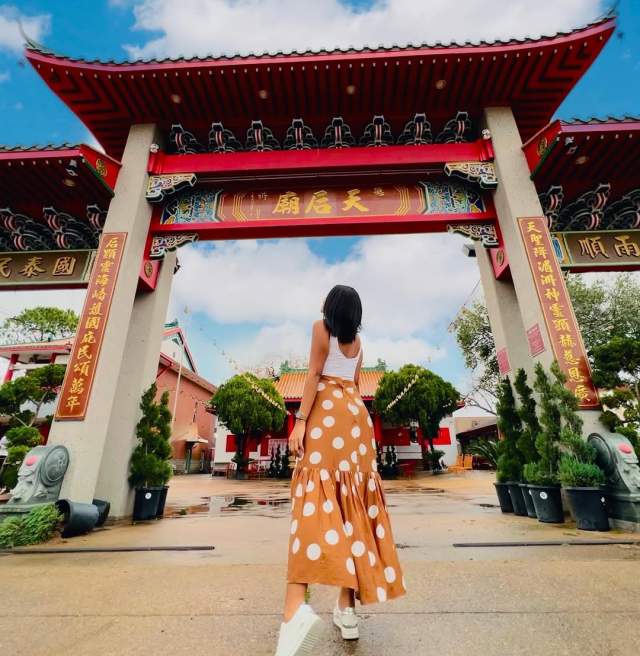 Woman at Chinatown