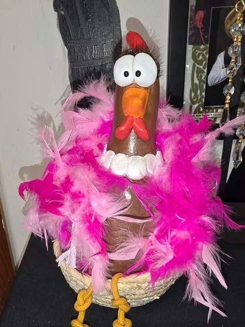 Hand-sculpting Chicken Caricature on Gourd Base Class