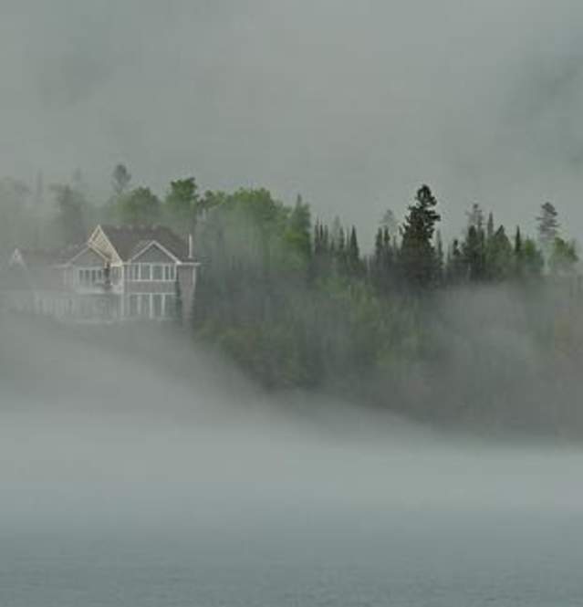Fog rolls in off Lake Superior (Cathy Gray-Anderson photo)