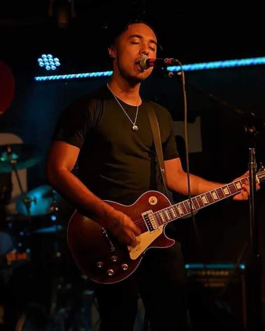 Live Music: Zach Jones