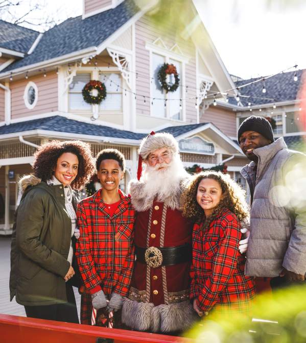 Silver Dollar City's Showboat 2017 Christmas Family