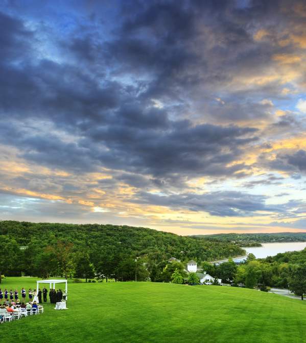 Top Wedding Venues for 200+ Guests in Branson