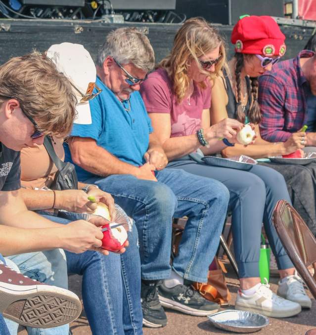 Apple Peeling Contest Header Image