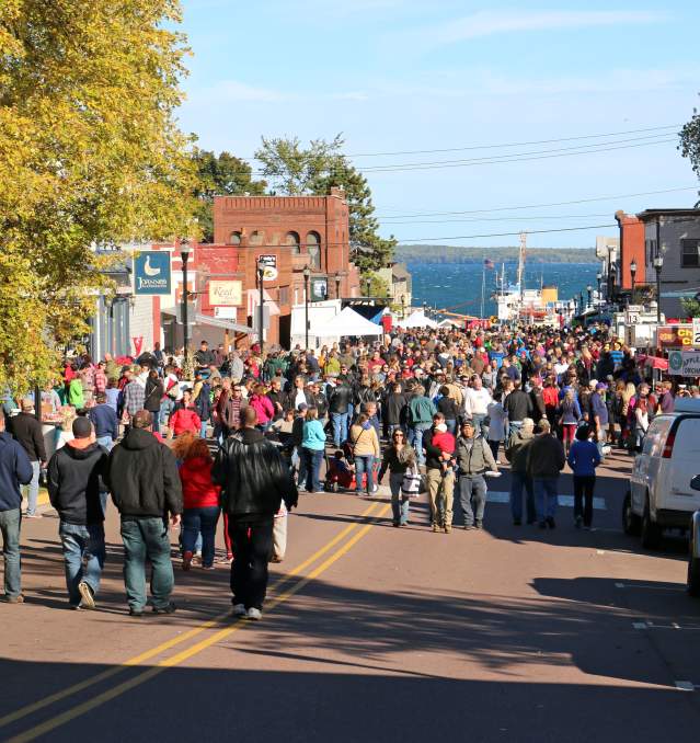 Rittenhouse Avenue-Bayfield Apple Festival