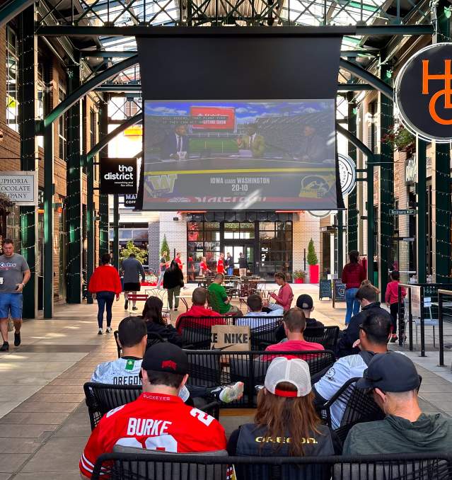 Where to Watch Duck Football Games