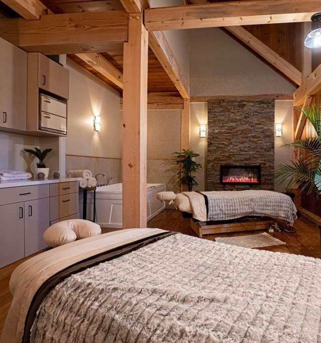 Stonedrift Spa’s Couples Massage Room