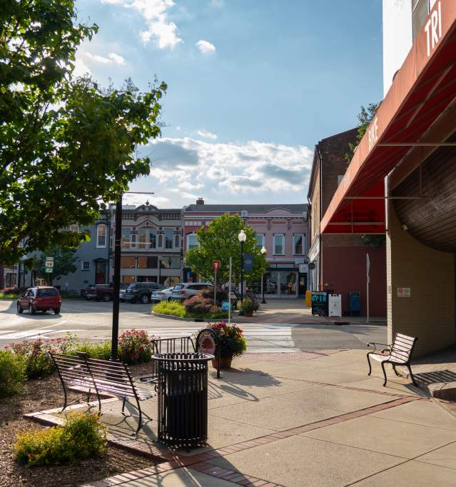 a corner of the square in downtown elizabethtown