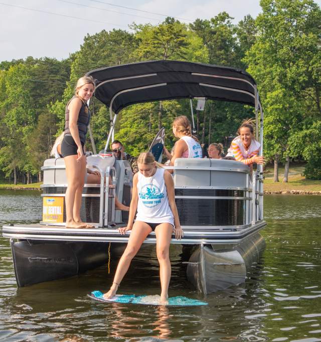 Pontoon Boat Hyco Lake