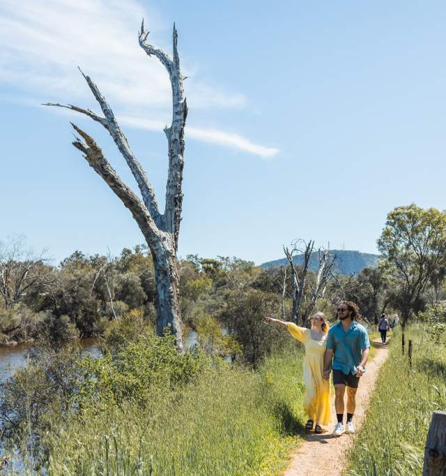 Walking trail in York, Avon Valley