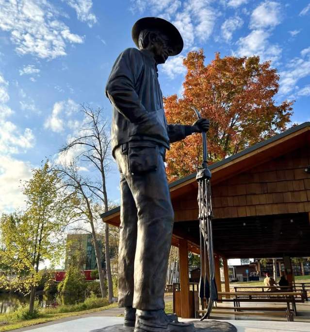 Fred Bear Statue